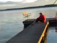 釣り人を驚かすドッキリ映像